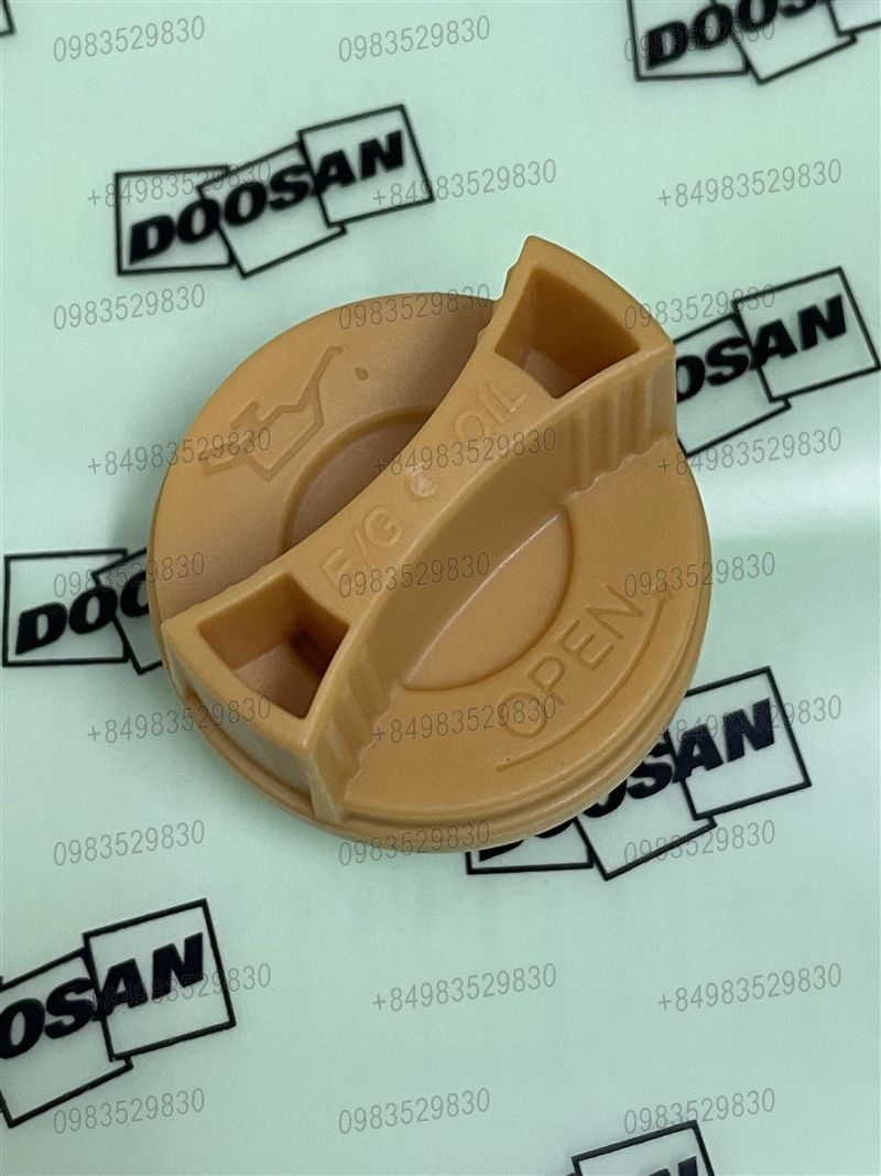 Nắp thăm dầu nhớt động cơ DL02 Doosan DX55W-5K